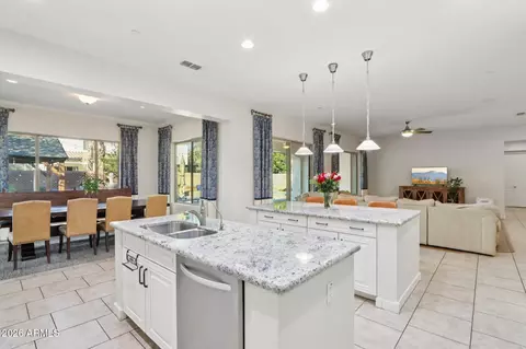 Kitchen - 866 E Lowell Ave, Gilbert, AZ 85295 photo 4 of 6