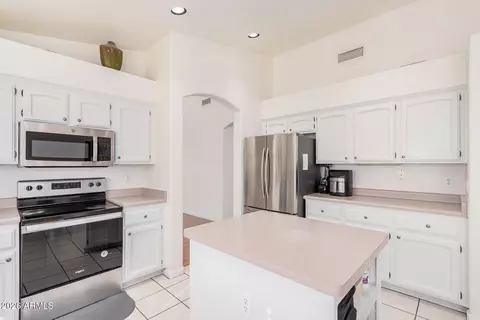 Kitchen - 17433 N 20th St, Phoenix, AZ 85022 photo 3 of 4