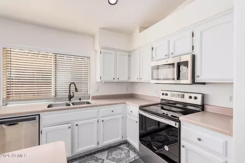 Kitchen - 17433 N 20th St, Phoenix, AZ 85022 photo 2 of 4