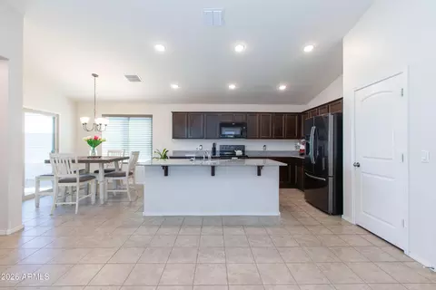 738 W Jardin Dr, Casa Grande, AZ 85122