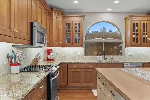Kitchen - 4239 E Azalea Dr, Gilbert, AZ 85298 photo 5 of 7