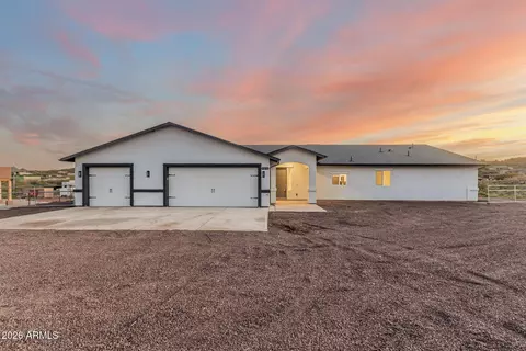 43232 N 12th St, New River, AZ 85087