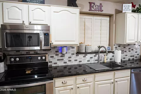Kitchen - 9528 E Osage Ave, Mesa, AZ 85212 photo 2 of 5