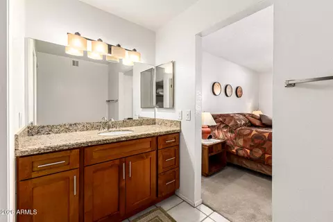 Bath - 4150 E Cactus Rd #210, Phoenix, AZ 85032 photo 2 of 4