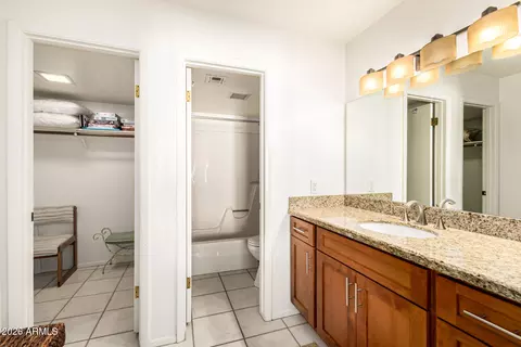 Bath - 4150 E Cactus Rd #210, Phoenix, AZ 85032 photo 1 of 4