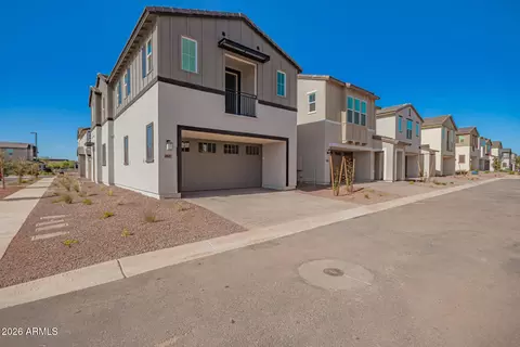 Exterior - 2460 W Maximo Way, Phoenix, AZ 85085 photo 2 of 7
