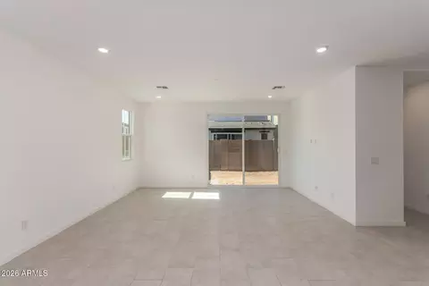 Living - 2460 W Maximo Way, Phoenix, AZ 85085 photo 2 of 3