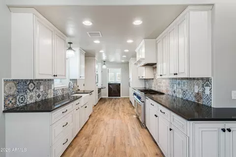 Kitchen - 5306 E Spring Rd, Hereford, AZ 85615 photo 1 of 2