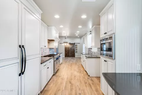 Entry Way - 5306 E Spring Rd, Hereford, AZ 85615 photo 2 of 2