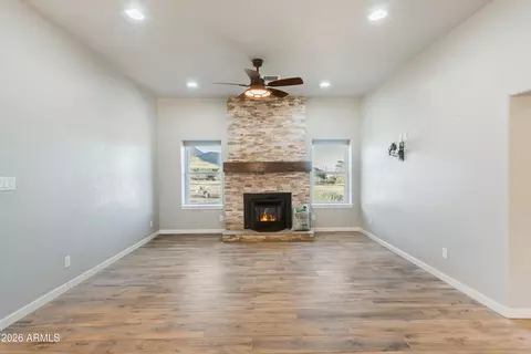 Living - 5306 E Spring Rd, Hereford, AZ 85615 photo 6 of 8