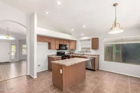 2409 W Bent Tree Dr, Phoenix, AZ 85085 photo 11