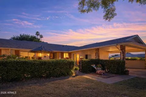 10439 W Kingswood Cir, Sun City, AZ 85351