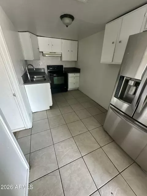 Kitchen - 2501 E Jones Ave, Phoenix, AZ 85040 photo 1 of 3