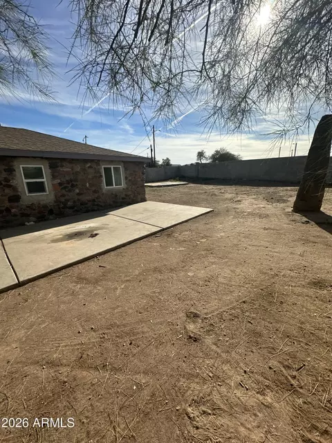 Exterior - 2501 E Jones Ave, Phoenix, AZ 85040 photo 1 of 7