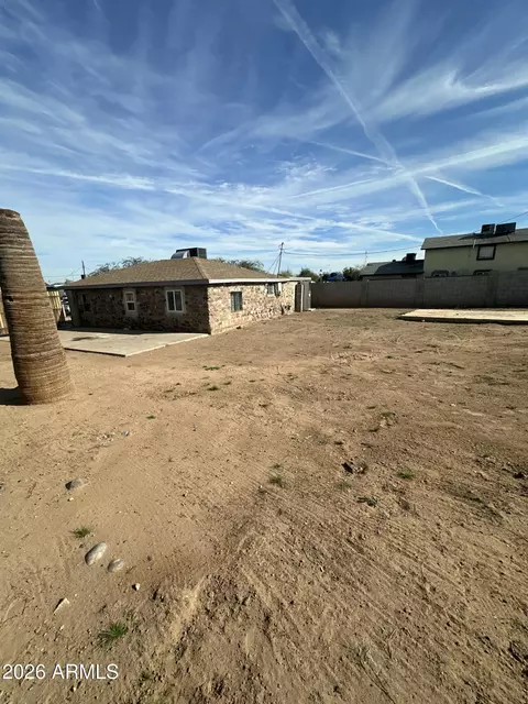 Exterior - 2501 E Jones Ave, Phoenix, AZ 85040 photo 2 of 7