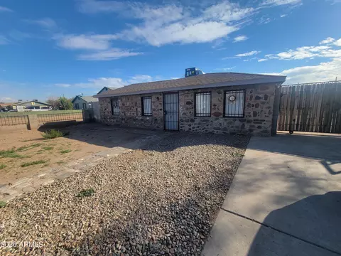 Exterior - 2501 E Jones Ave, Phoenix, AZ 85040 photo 3 of 7