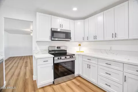 Kitchen - 2723 W Coolidge St, Phoenix, AZ 85017 photo 3 of 4