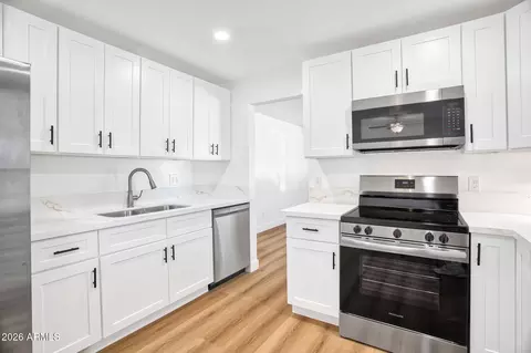 Kitchen - 2723 W Coolidge St, Phoenix, AZ 85017 photo 1 of 4
