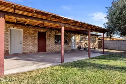 Exterior - 3939 W Cavalier Dr, Phoenix, AZ 85019 photo 2 of 7