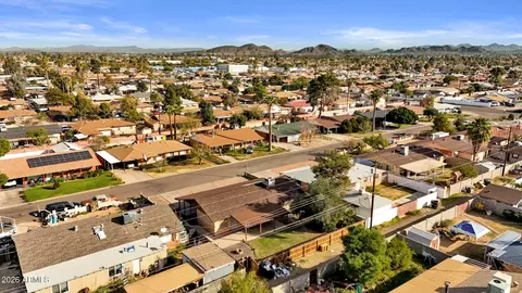 View/Area - 3939 W Cavalier Dr, Phoenix, AZ 85019 photo 2 of 3