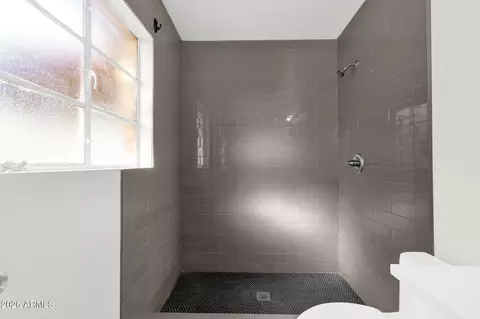 Bath - 3939 W Cavalier Dr, Phoenix, AZ 85019 photo 3 of 3