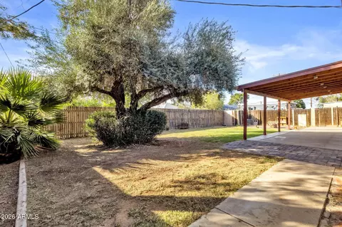 Exterior - 3939 W Cavalier Dr, Phoenix, AZ 85019 photo 3 of 7