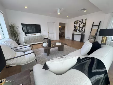 Living - 502 E Osborn Rd, Phoenix, AZ 85012 photo 2 of 4