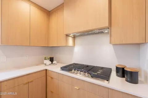 Kitchen - 502 E Osborn Rd, Phoenix, AZ 85012 photo 2 of 5