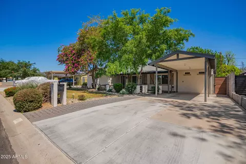 Exterior - 6741 N 10th St, Phoenix, AZ 85014 photo 8 of 9