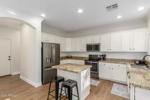 Kitchen - 1519 Elgin St, Gilbert, AZ 85295 photo 3 of 4