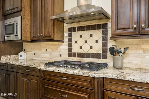 Kitchen - 3770 E Iris Dr, Chandler, AZ 85286 photo 4 of 5
