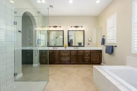 Bath - 3770 E Iris Dr, Chandler, AZ 85286 photo 3 of 7