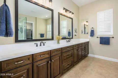 Bath - 3770 E Iris Dr, Chandler, AZ 85286 photo 1 of 7