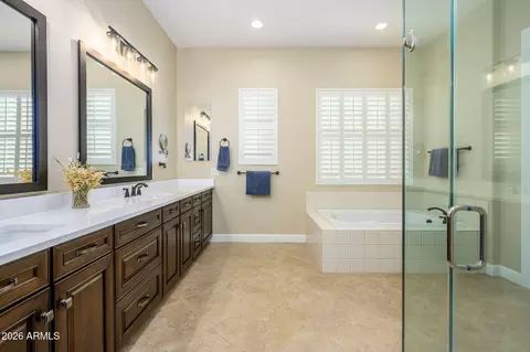 Bath - 3770 E Iris Dr, Chandler, AZ 85286 photo 2 of 7