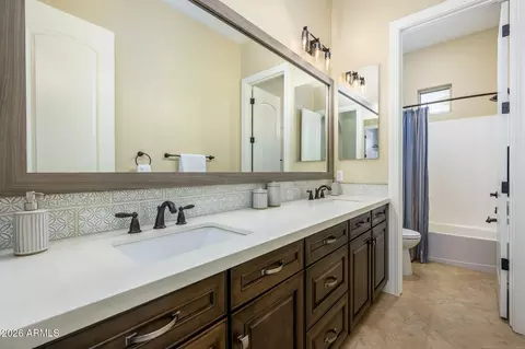 Bath - 3770 E Iris Dr, Chandler, AZ 85286 photo 5 of 7