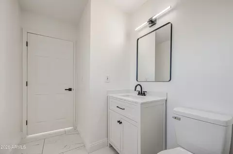 Bath - 2302 E Alta Vista Rd, Phoenix, AZ 85042 photo 5 of 5