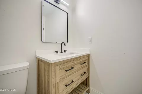 Bath - 2302 E Alta Vista Rd, Phoenix, AZ 85042 photo 3 of 5