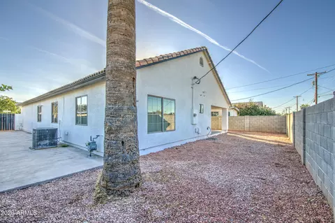Exterior - 2302 E Alta Vista Rd, Phoenix, AZ 85042 photo 3 of 4