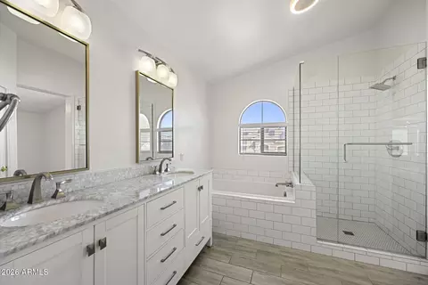 Bath - 3861 E Kings Ave, Phoenix, AZ 85032 photo 2 of 4