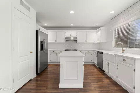 Kitchen - 3861 E Kings Ave, Phoenix, AZ 85032 photo 1 of 3