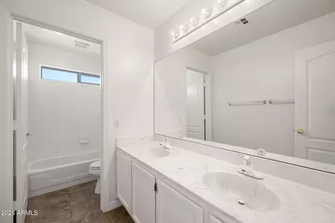 Bath - 3861 E Kings Ave, Phoenix, AZ 85032 photo 4 of 4