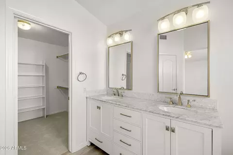 Bath - 3861 E Kings Ave, Phoenix, AZ 85032 photo 3 of 4
