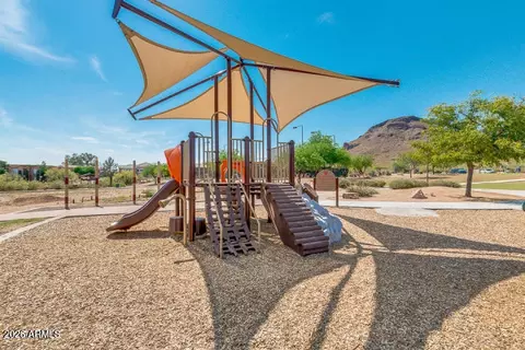 View/Area - 1909 E Redfield Rd, Phoenix, AZ 85022 photo 2 of 5