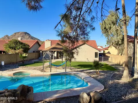 Exterior - 1909 E Redfield Rd, Phoenix, AZ 85022 photo 3 of 4