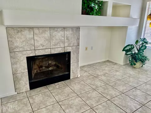 Living - 1701 E Yukon Dr, Phoenix, AZ 85024 photo 2 of 6