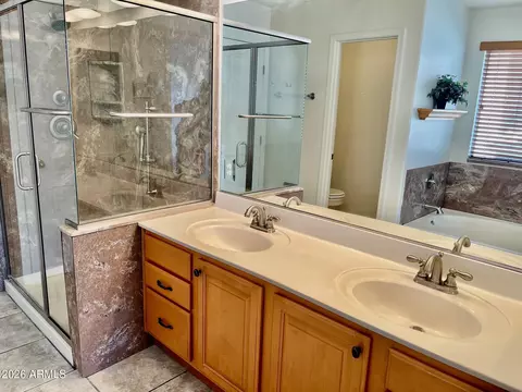 Bath - 1701 E Yukon Dr, Phoenix, AZ 85024 photo 1 of 6