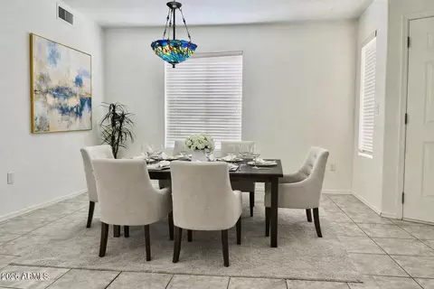 Dining - 1701 E Yukon Dr, Phoenix, AZ 85024 photo 2 of 2