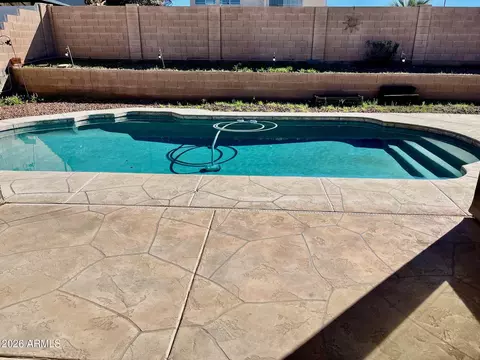 Exterior - 1701 E Yukon Dr, Phoenix, AZ 85024 photo 2 of 7