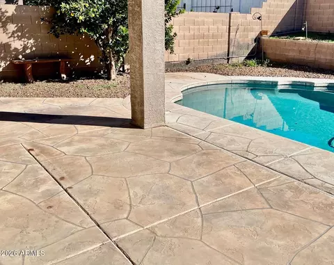 Exterior - 1701 E Yukon Dr, Phoenix, AZ 85024 photo 4 of 7