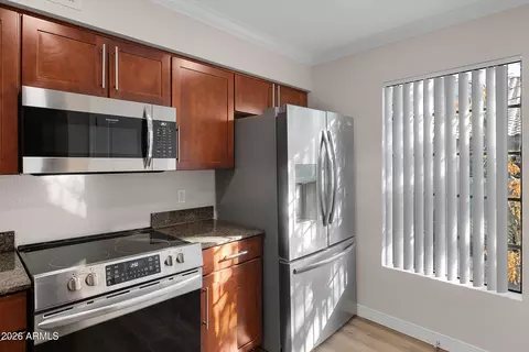 Kitchen - 2025 E Campbell Ave #368, Phoenix, AZ 85016 photo 4 of 5